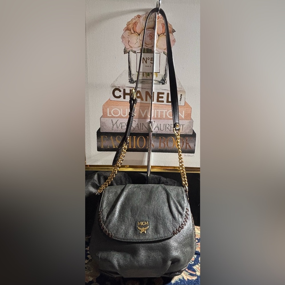 UNIQUE STITCHING MCM CROSSBODY BAG. EUC